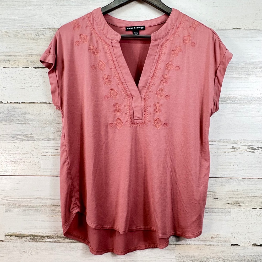 Cable & Gauge Womens Dusty Rose Embroidered Split V-Neck Cap Sleeve Top Medium
